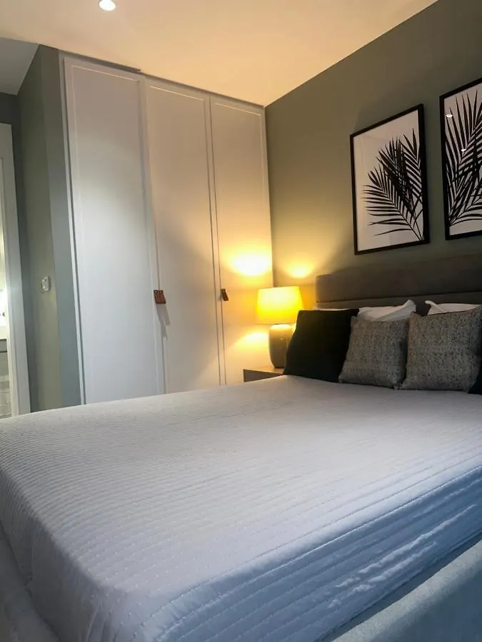 Godson Luxury One Bed Apartment London